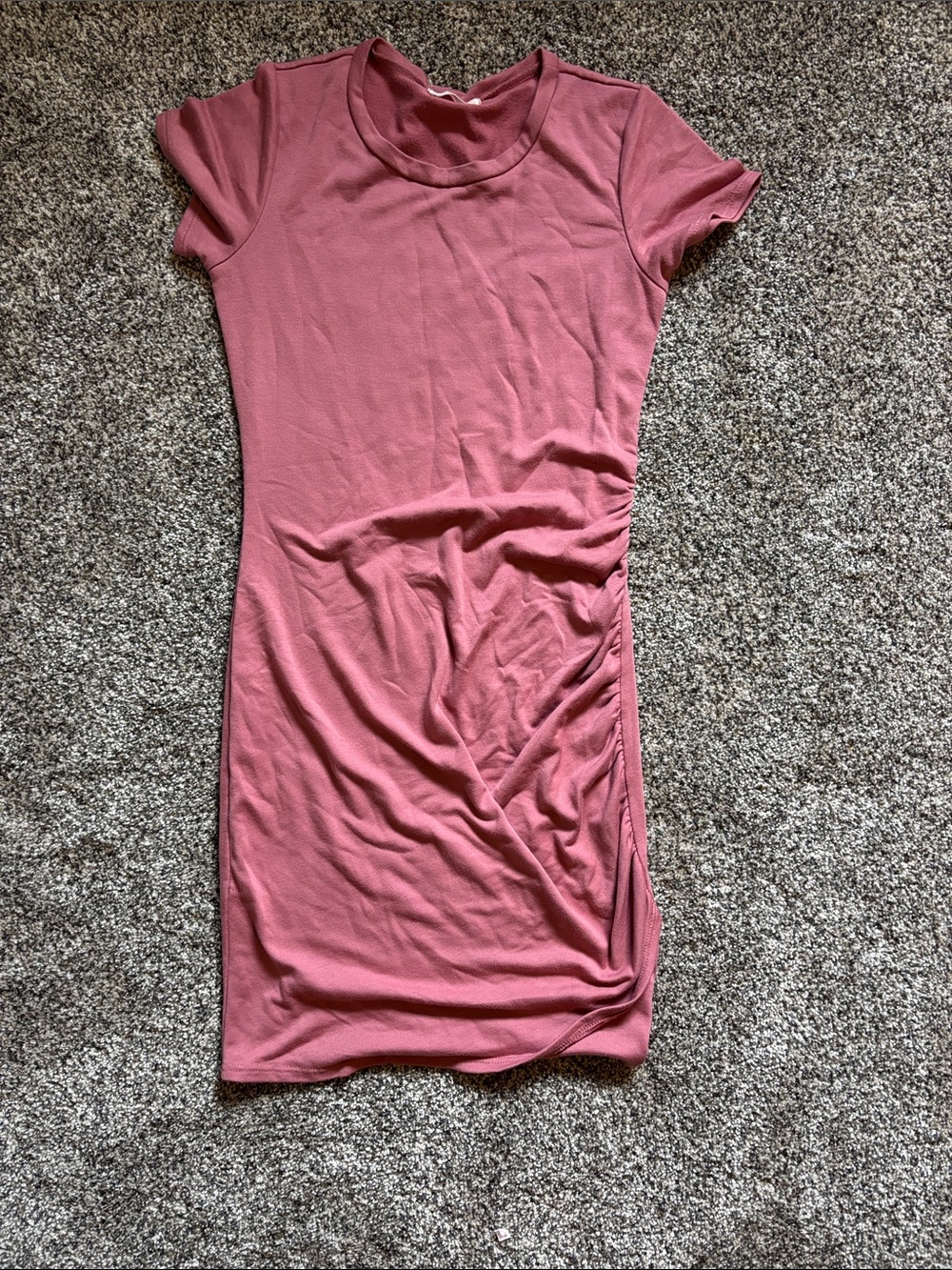 Women's Short Sleeve Ruched Side Maternity Dress - Rose